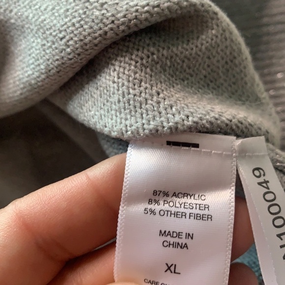 NY & co Silver metallic grey v-neck pullover sweater new with tags women’s XL - Picture 5 of 6